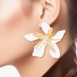 Load image into Gallery viewer, Studs White Gold Tropical Flower Earring for Women
